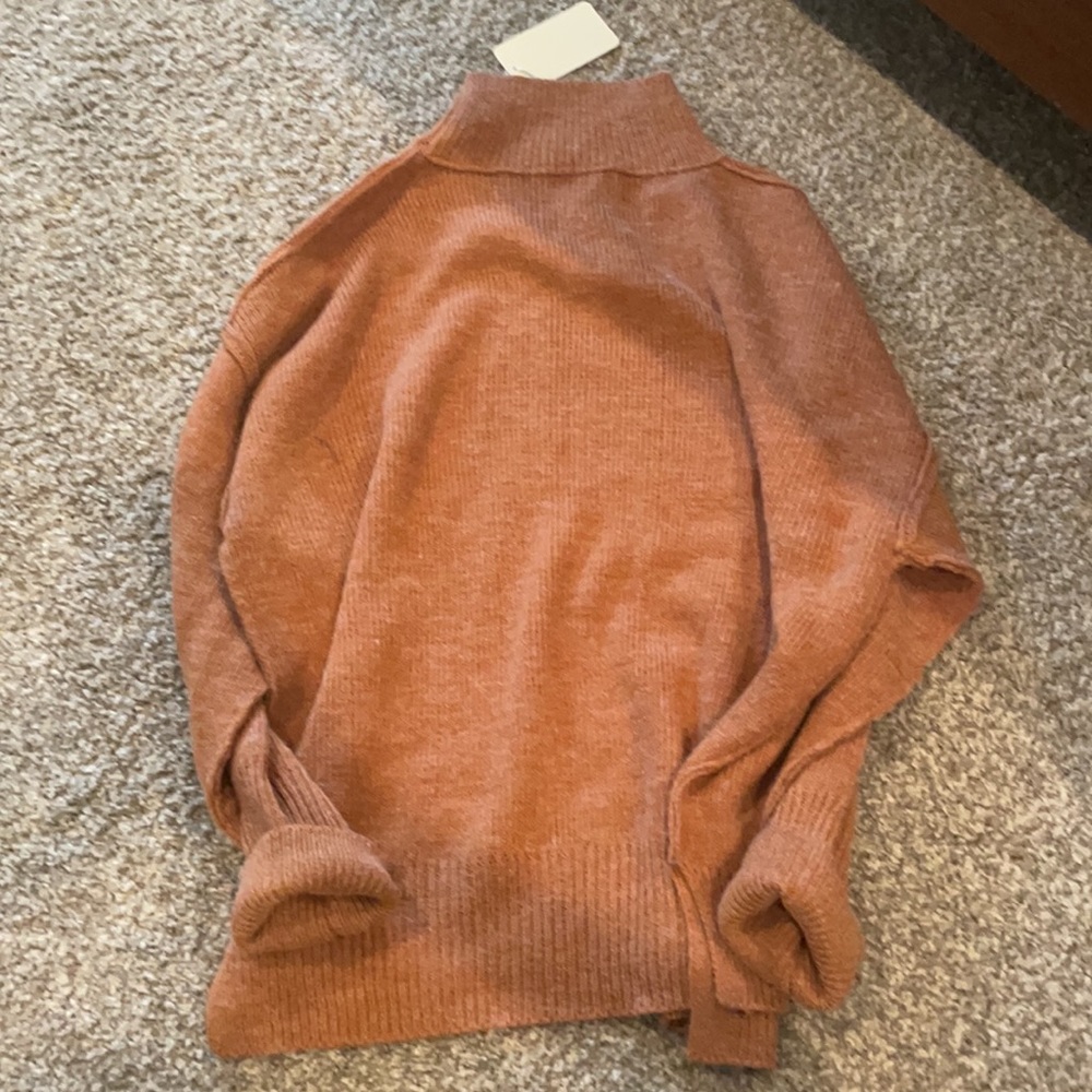 High Rise Sweater - Picture 5 of 5